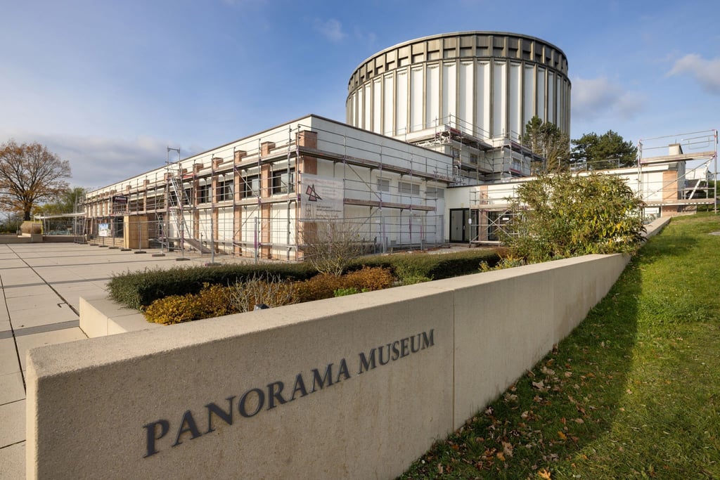 Die Sonne scheint auf das Panorama Museum, das vor dem 500. Jubiläum der Bauernkriege 2025 saniert werden soll.