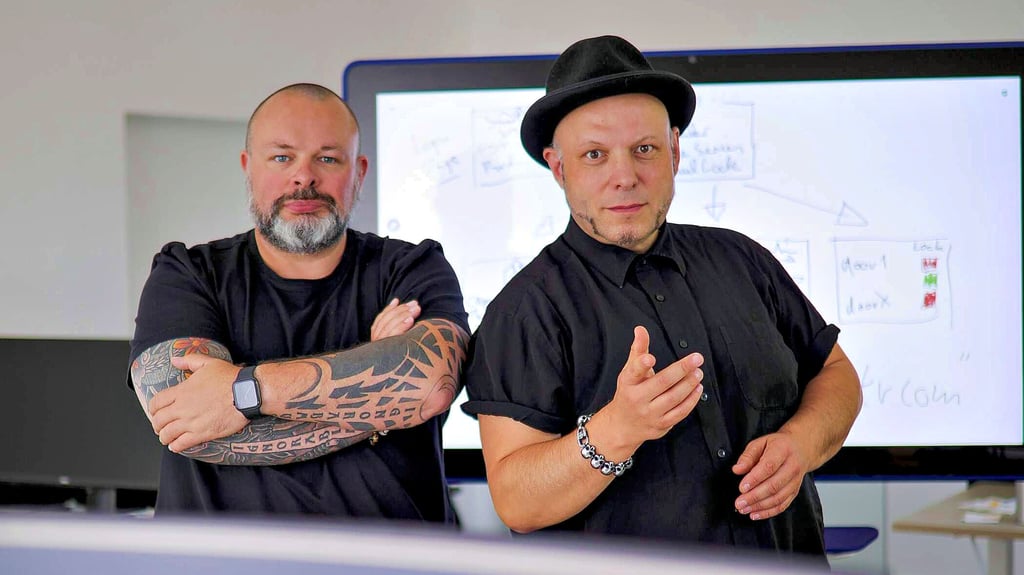 Mit Alexander Alten-Lorenz (links) gründete Bruno Kramm 2020 Infinite Devices.