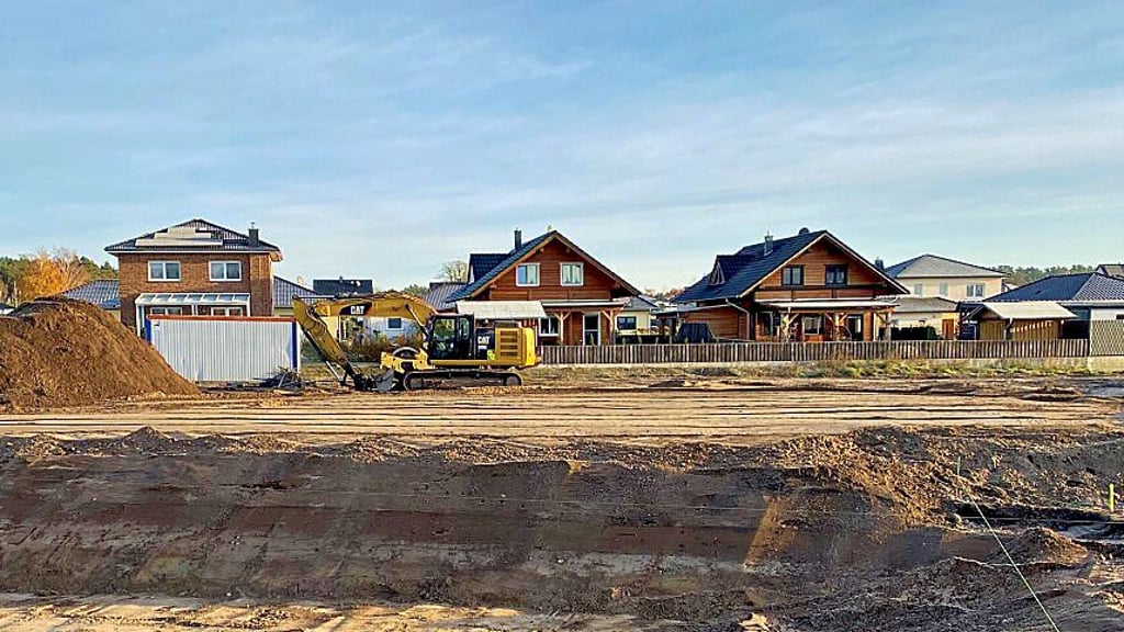 Neben dem "Netto"-Supermarkt in Lostau wird gebaut.