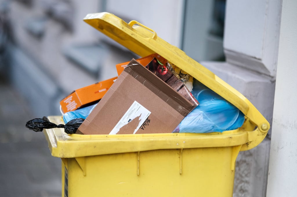 Noch immer hapert es beim Trennen - 40 Prozent des Mülls in der gelben Tonne gehören dort nicht hinein.