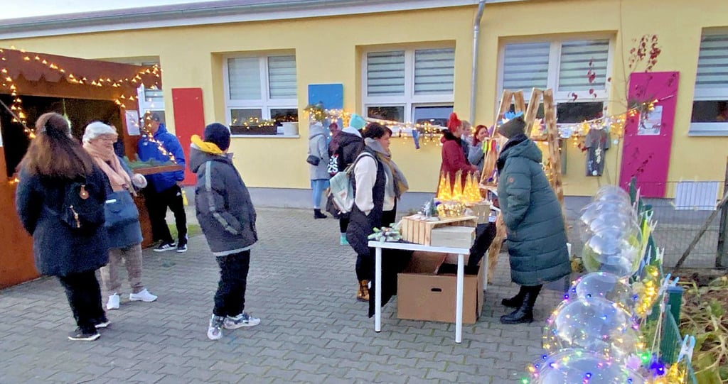 Verkaufsstand und Tombola kamen bei den Besuchern gut an.