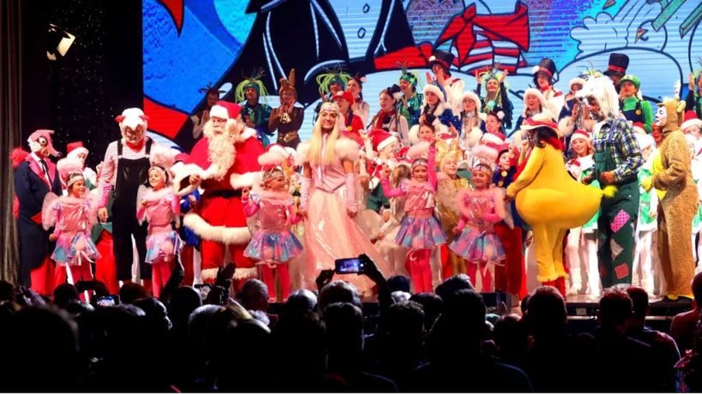 Die Weihnachtsrevue im Steintor Halle hat schon zur ersten Durchlaufprobe mit Publikum für Begeisterungsstürme gesorgt. Am 24. November ist Premiere für „Herrn Fuchs, Felix und das Weihnachts-Elixier“.