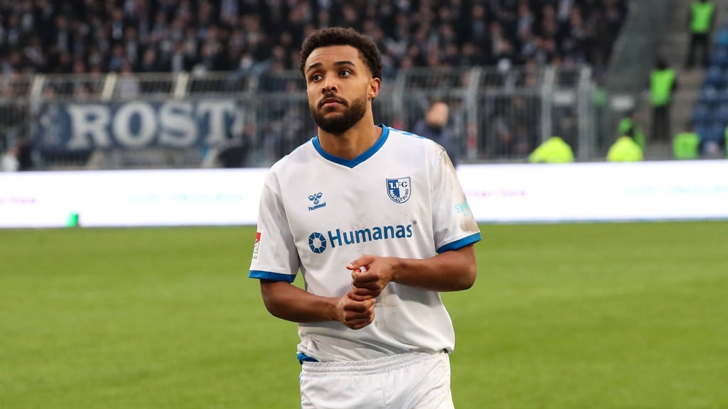 Leon Bell Bell hat sich bei Kameruns Nationalteam offenbar nicht schlimmer verletzt und kann beim 1. FC Magdeburg inzwischen wieder trainieren.