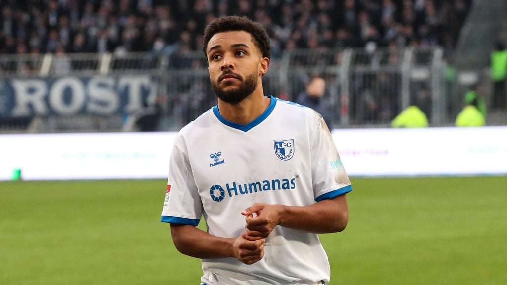 Leon Bell Bell hat sich bei Kameruns Nationalteam offenbar nicht schlimmer verletzt und kann beim 1. FC Magdeburg inzwischen wieder trainieren.