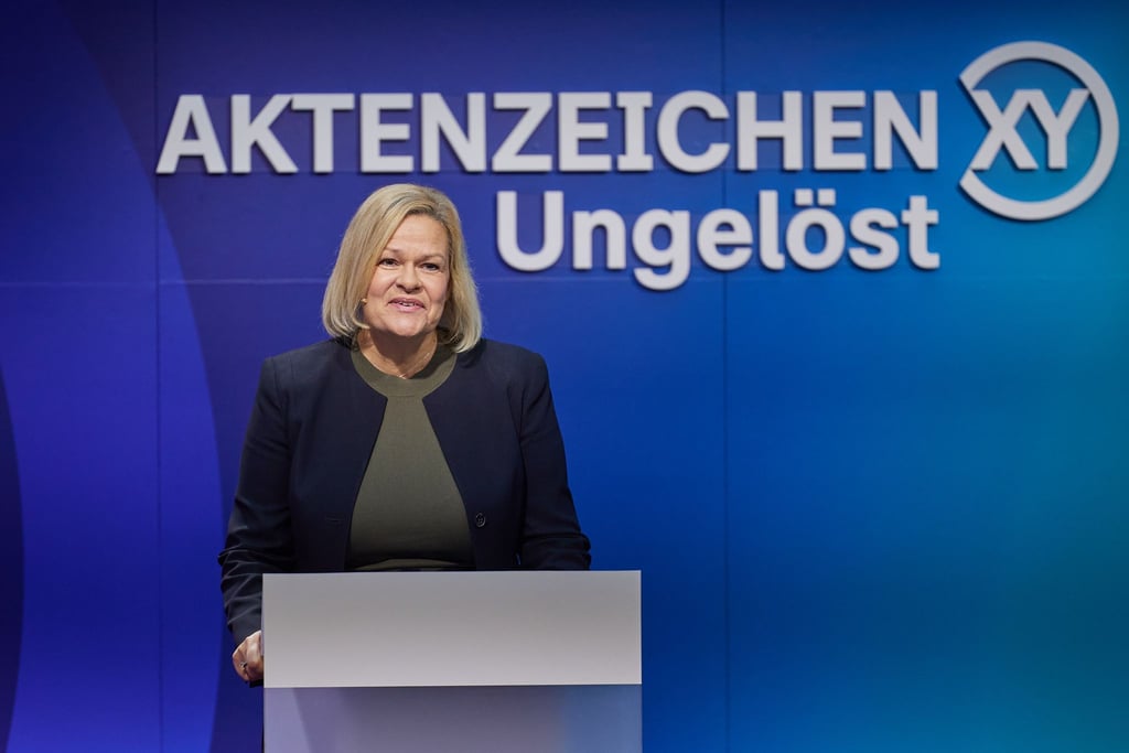 Nancy Faeser (SPD), Bundesinnenministerin, spricht bei der Verleihung des „XY-Preises“.