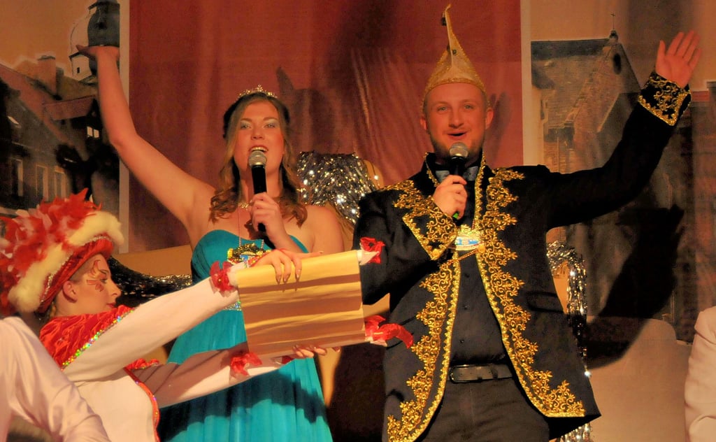 Maria Wartmann und Max Löchner haben ihren ersten Auftritt beim Alslebener Karneval mit Bravour gemeistert.