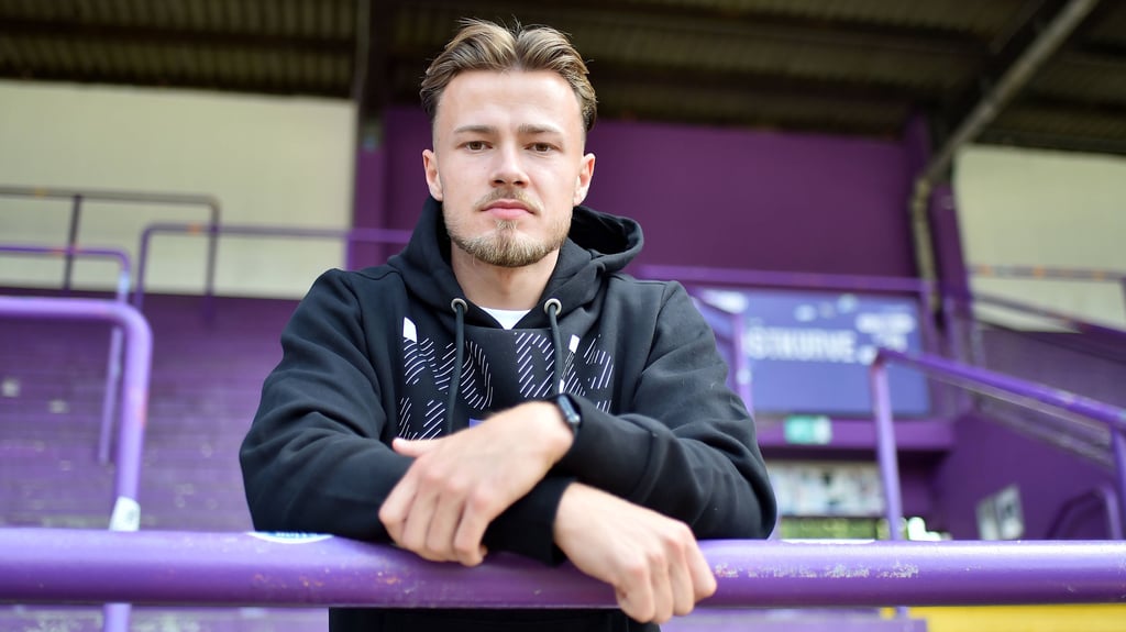 Henry Rorig spielte zwei Jahre für den 1. FC Magdeburg, heute heißt sein Arbeitgeber VfL Osnabrück Vor dem Duell am Samstag zeigte er sich mit breiter Brust.