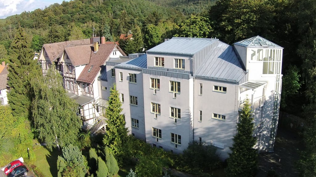 Landrat Thomas Balcerowski dementiert, dass in der ehemaligen Kinderklinik des Harzklinikums in Wernigerode Flüchtlinge untergebracht werden sollen. Für die Liegenschaft gibt es andere Pläne.