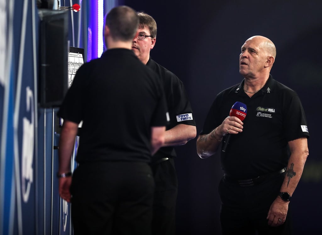 Macht nach der Darts-WM Schluss: Russ Bray (r).