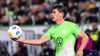 Außenverteidiger Joakim Maehle fällt beim VfL Wolfsburg im Heimspiel gegen RB Leipzig aus.
