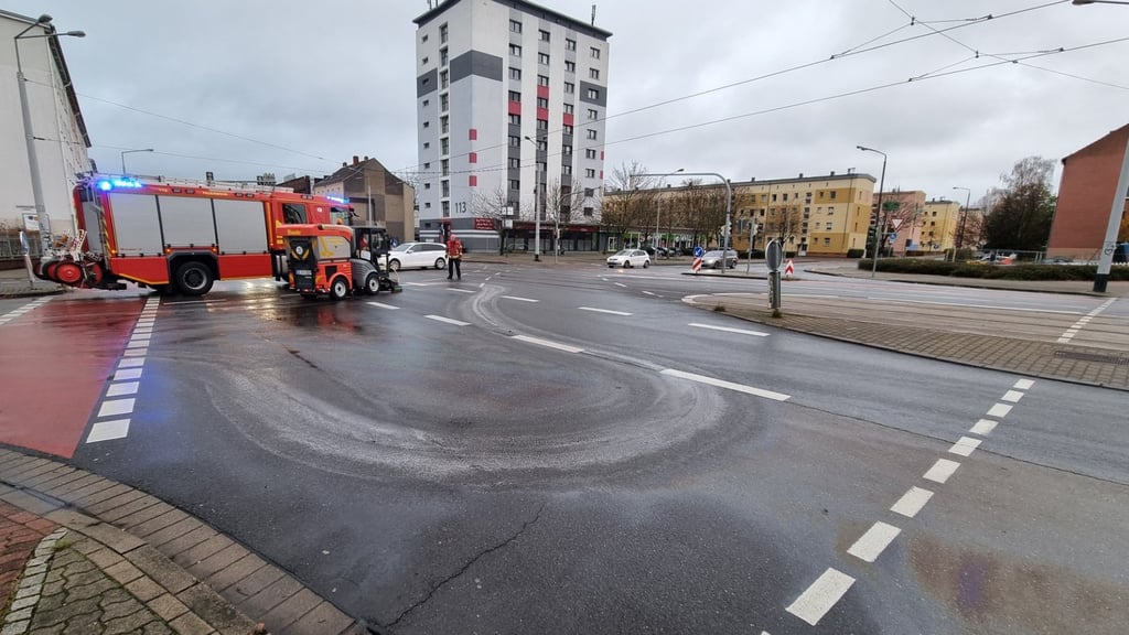 Die Kreuzung Amalienstraße und Askanische Straße musste am Sonnabend gespert werden.