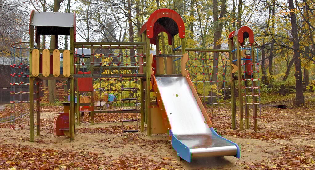 Der Spielplatz im Ilsetal in Ilsenburg soll eine Auffrischungskur erhalten. Doch eine Absage bringt die Pläne der Stadt durcheinander.