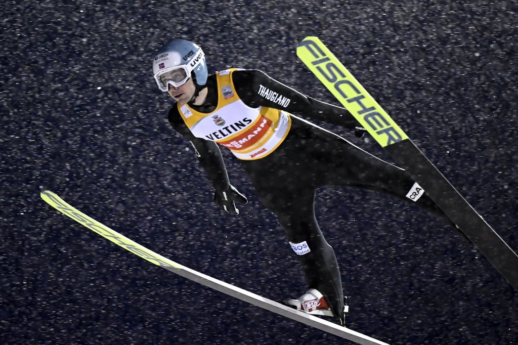 Kombinierer Jarl Magnus Riiber zeigte beim Skispringen seine ganze Klasse.