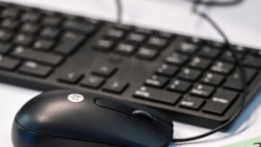 Schülerzeitungen sollen Schüler zu einem kompetenten Umgang mit Nachrichten und auch mit Informations- und Kommunikationstechnologien befähigen.