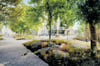So stellen sich die Dresdner Landschaftsarchitekten den Platz am Westchor des Doms samt wiederbelebtem Brunnen vor. 