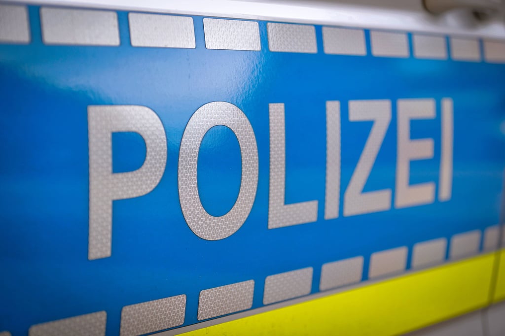 Maskierte haben einen 14-Jährigen in Eisleben angegriffen.
