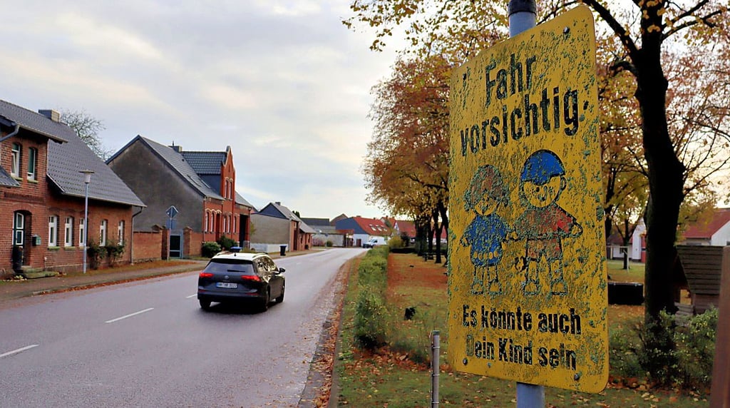 Am Spielplatz in Trippigleben ist Tempo 30 erwünscht. Dazu fand eine Verkehrszählung statt. Die muss wiederholt werden.