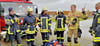 Ein  Truppführer-Lehrgang der Feuerwehren hatte kürzlich in Fischbeck stattgefunden. Hier hatten die Teilnehmer gerade den Innenangriff unter Amtemschutz geübtAusbilder Marcus Köppe wertete die Übung aus.