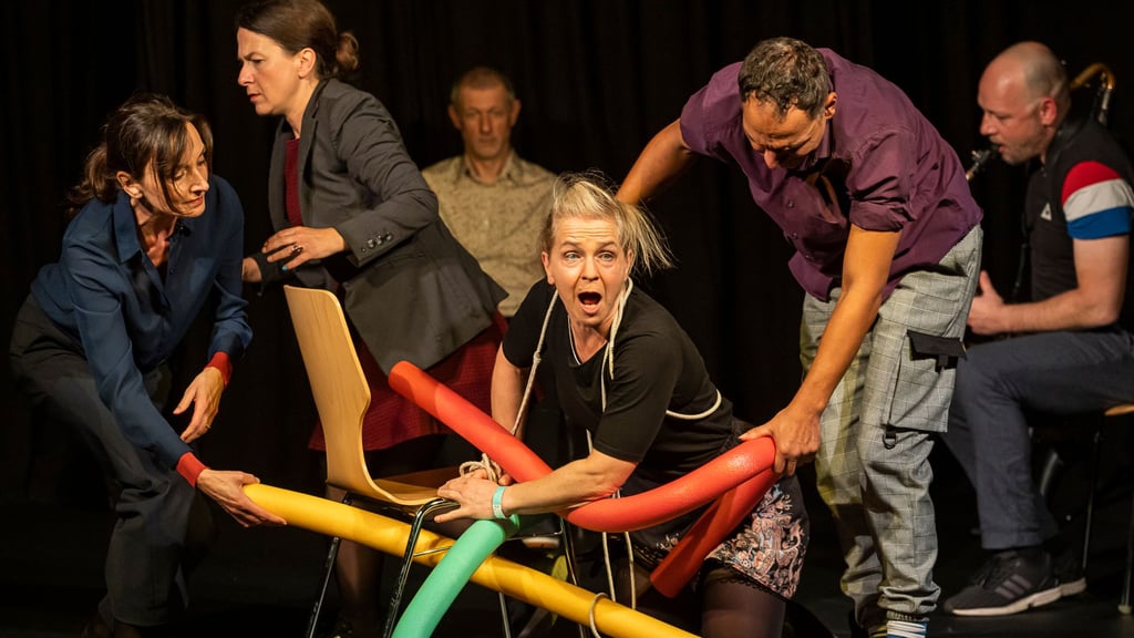 Die "Impronale" macht Station im Holzhaustheater Zielitz.