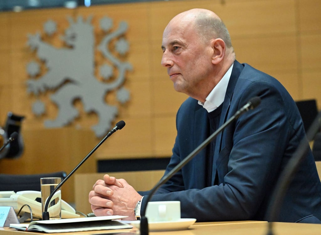 Thüringens Wirtschaftsminister Wolfgang Tiefensee im Thüringer Landtag.