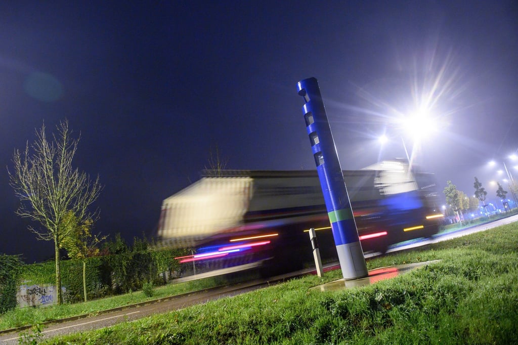 Zum 1. Dezember steigt die Lastwagenmaut auf deutschen Fernstraßen.