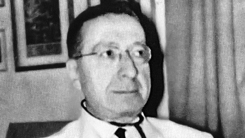 Rudolf Zuckermann während einer Besprechung