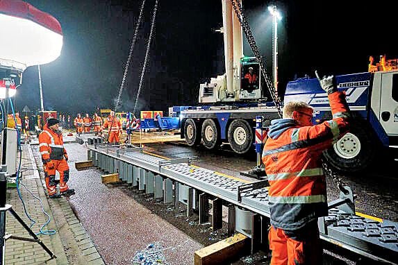 Vollsperrung Der Elbebrücke Bei Roßlau Für Reparatur Sorgt Für ...