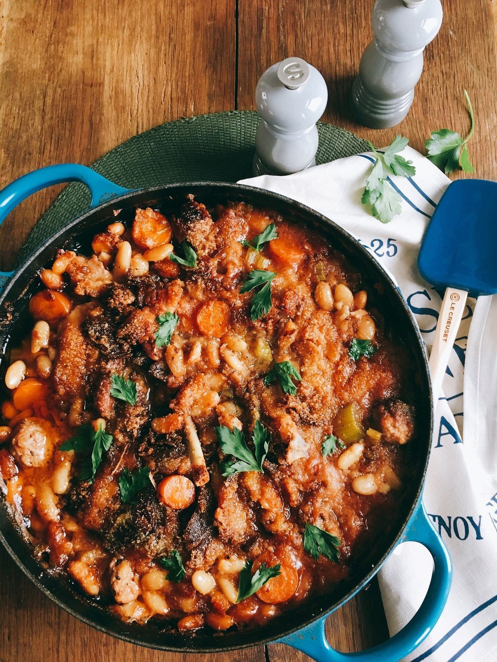Wohlig-deftiger Eintopf: Ein Cassoulet gehört zu den Klassikern der französischen Landküche.