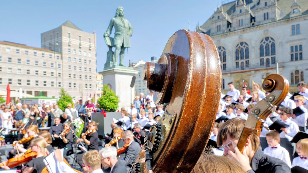 Der Stadtsingechor, das Blechbläser-Ensemble Latina Brass und das Akademische Orchester der Universität werden auch 2024 die Festspiele eröffnen.