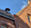 Die Sirene in Baasdorf auf dem Dach der früheren Dorfschule