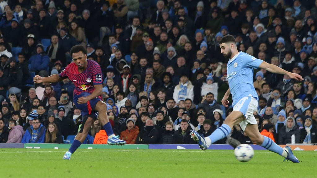 Openda gegen Gvardiol: Treffer zum 2:0.