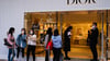 Geschäft der Luxusmodemarke „Dior“ im Einkaufsviertel Tsim Sha Tsui in Homgkong.