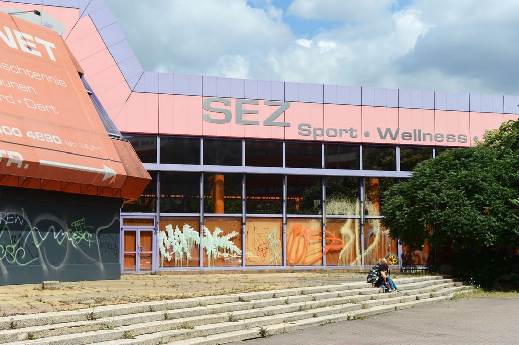 Das Sport- und Erholungszentrum SEZ in Berlin Friedrichshain in der Landsberger Allee.