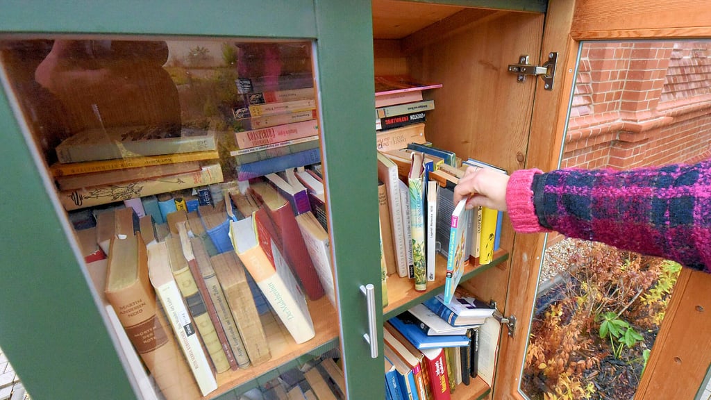 In Aschersleben gibt es mehrere öffentliche Bücherschränke – zum Beispiel auf dem Friedhof.