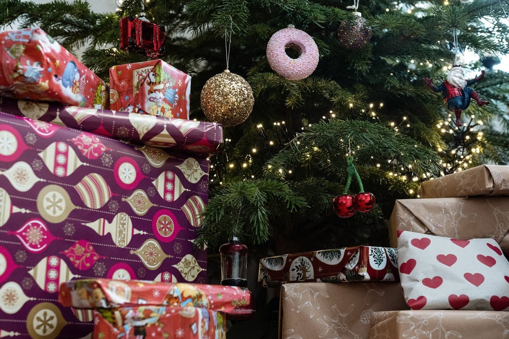 Viele Menschen finanzieren ihre Weihnachtseinkäufe über Kredite.