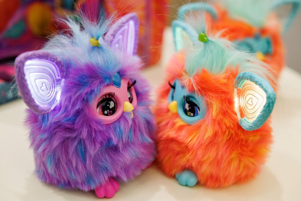 Die Plüschfiguren Furby von Hasbro zählen zu den „Top 10 Spielzeugen 2023“.