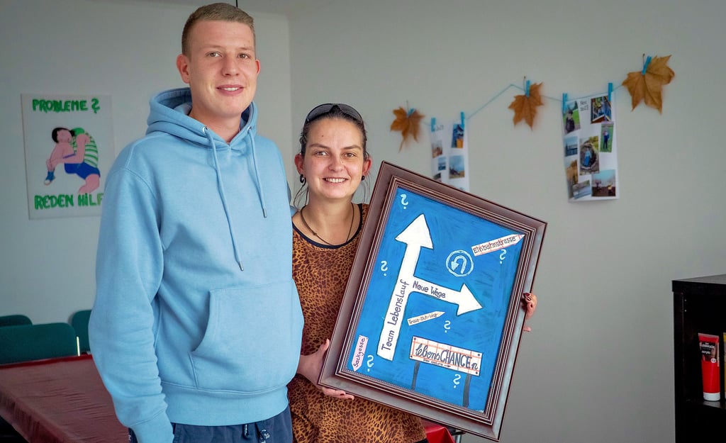 Sebastian Marmuth und Susann Meyer sind zwei der drei Geschäftsführer des „Team Lebenslauf“. Die Jugendhilfeeinrichtung ist seit dem 1. November 2023 in Gommern beheimatet und kümmert sich mit acht Betreuern und Betreuerinnen rund um die Uhr um fünf Jungen im Alter von zwölf bis 18 Jahren.