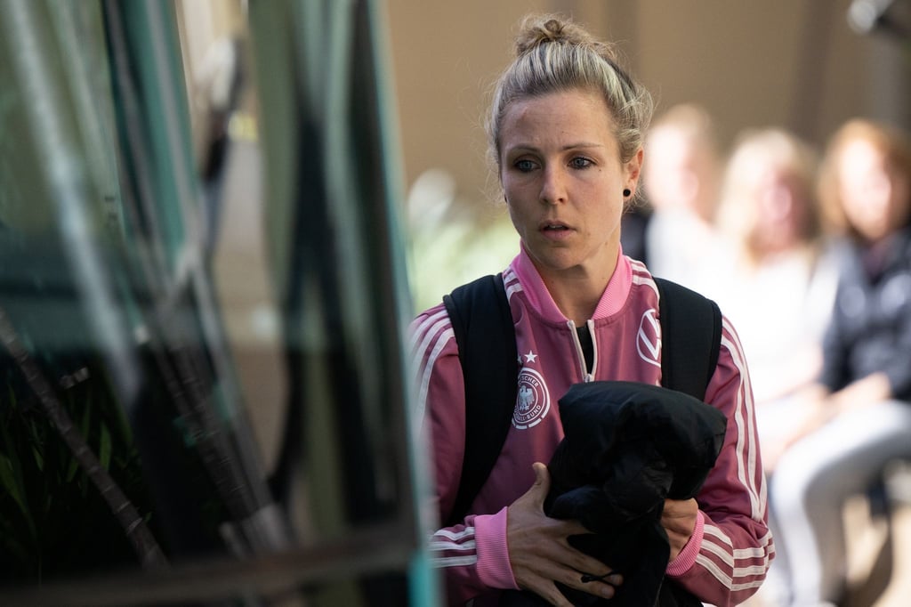 Vor dem Nations-League-Spiel der deutschen Frauennationalmannschaft sah sich Svenja Huth im Netz homophoben Hasskomentaren ausgesetzt.