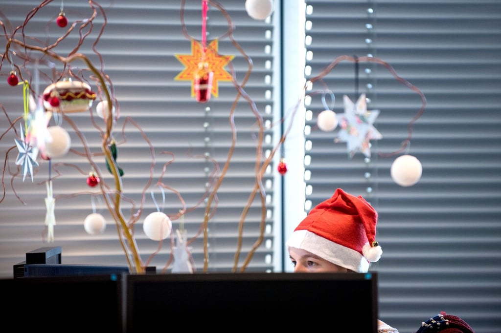 Alle Jahre wieder: Weihnachtsfeiern im Unternehmen bieten sich an, um Mitarbeiter für ihre herausragenden Leistungen zu würdigen.