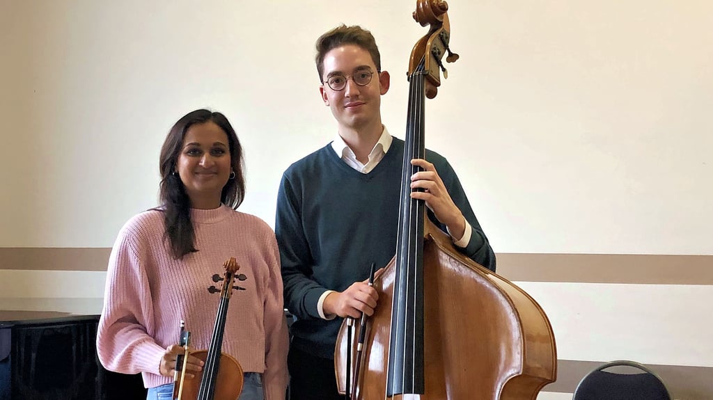 Zwei der Orchestermusiker: Hanna Kristof und Michel Kautzsch