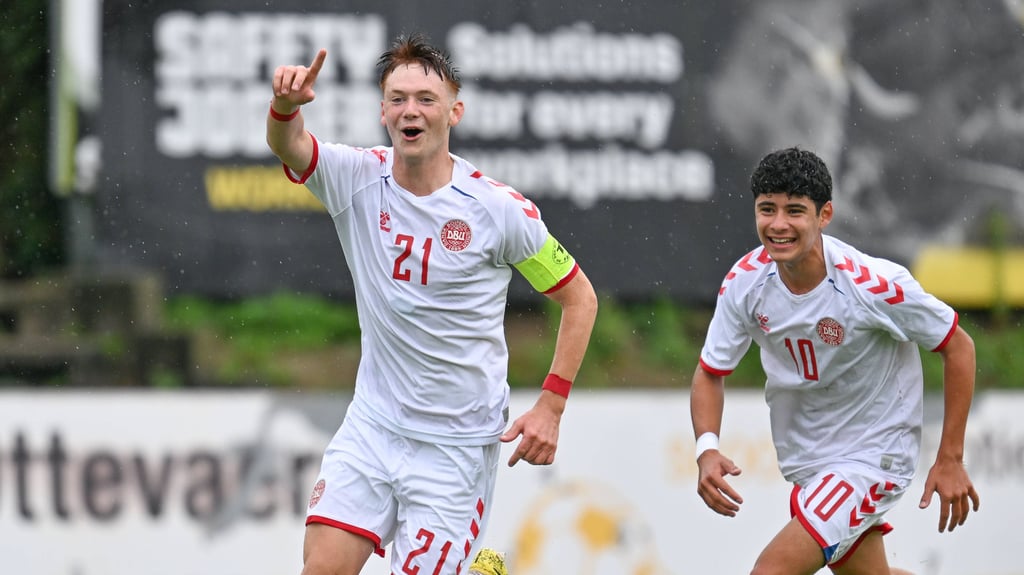 Tristan Panduro bejubelt sein erstes Länderspieltor für die dänische U16.