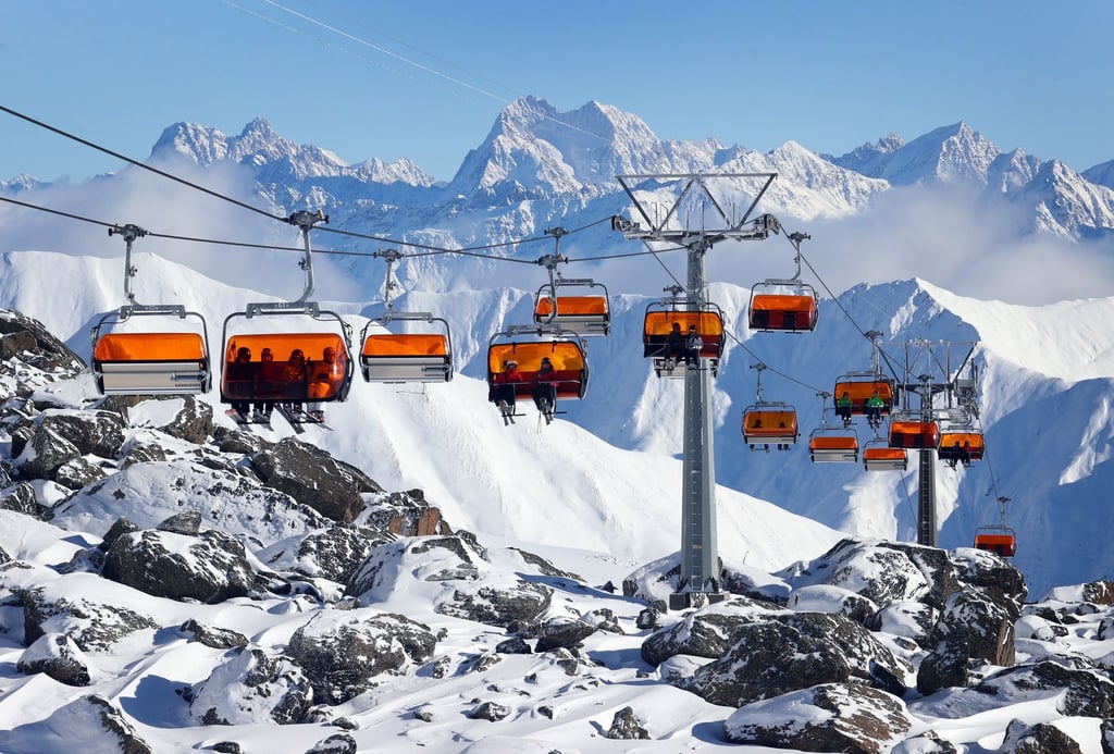 Auf den deutschen Skipisten fahren Familien noch relativ günstig.