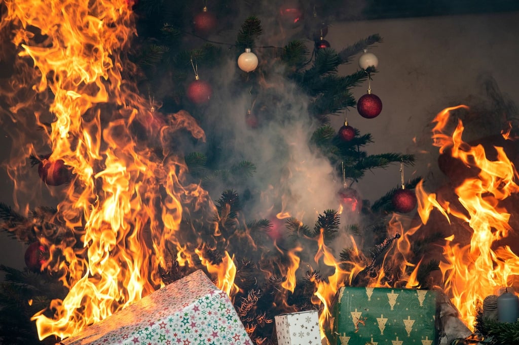 Advent, Advent, die Wohnung brennt: Mit einfachen Vorsichtsmaßnahmen kommt es erst gar nicht so weit.