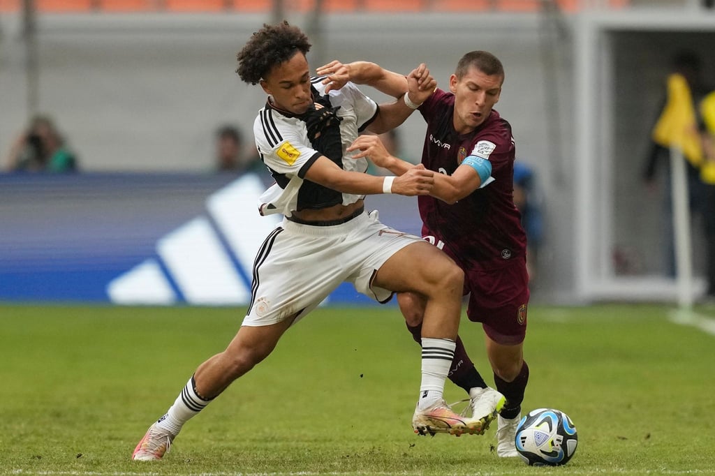 Will mit Deutschlands U17 den WM-Titel: Eric da Silva Moreira (l).