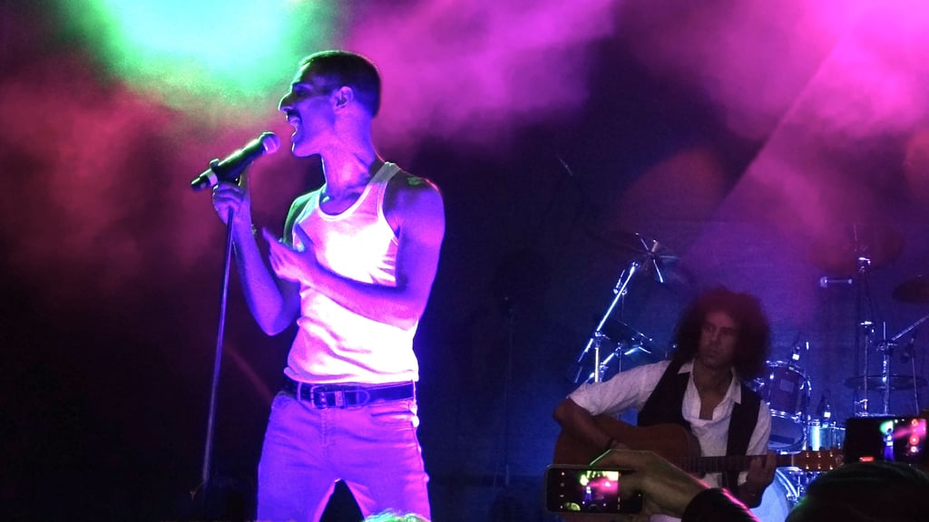 Freddie Mercury lebt: Giuseppe Malinconico (l.) bringt die Rocklegende mit seiner Band Break Free zurück.Foto: Steffen Könau
