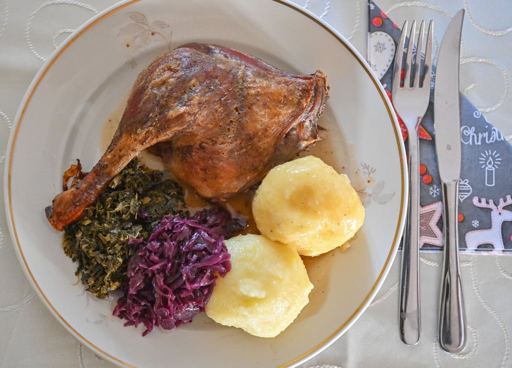 Bei Kontrollen von Entenfleisch in Deutschland sind in einem hohen Anteil der Proben Keime gefunden worden.