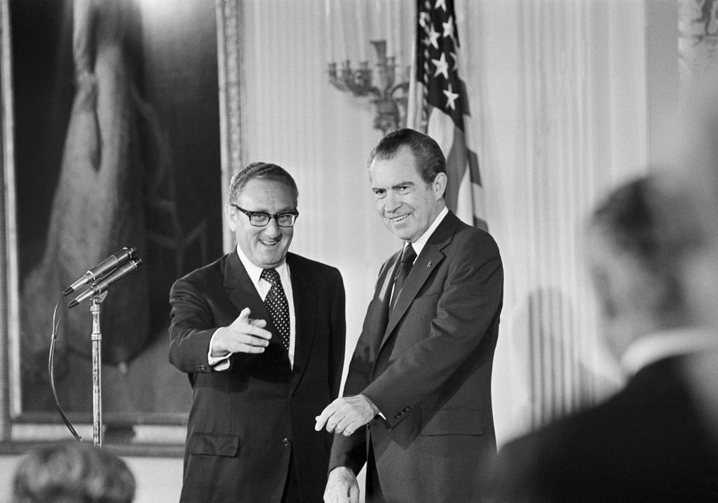 Unter Richard Nixon (r) wurde Henry Kissinger Außenminister.
