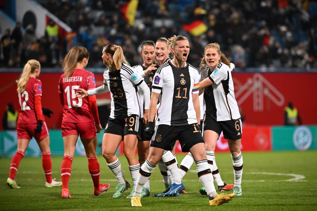 Alexandra Popp brachte die DFB-Frauen gegen Dänemark in Führung.