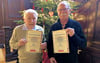 Elektroinstallateurmeister Joachim Neidigk  und Schlossermeister Herbert Raedel  wurden  mit dem  Goldenen Meisterbrief geehrt. 
