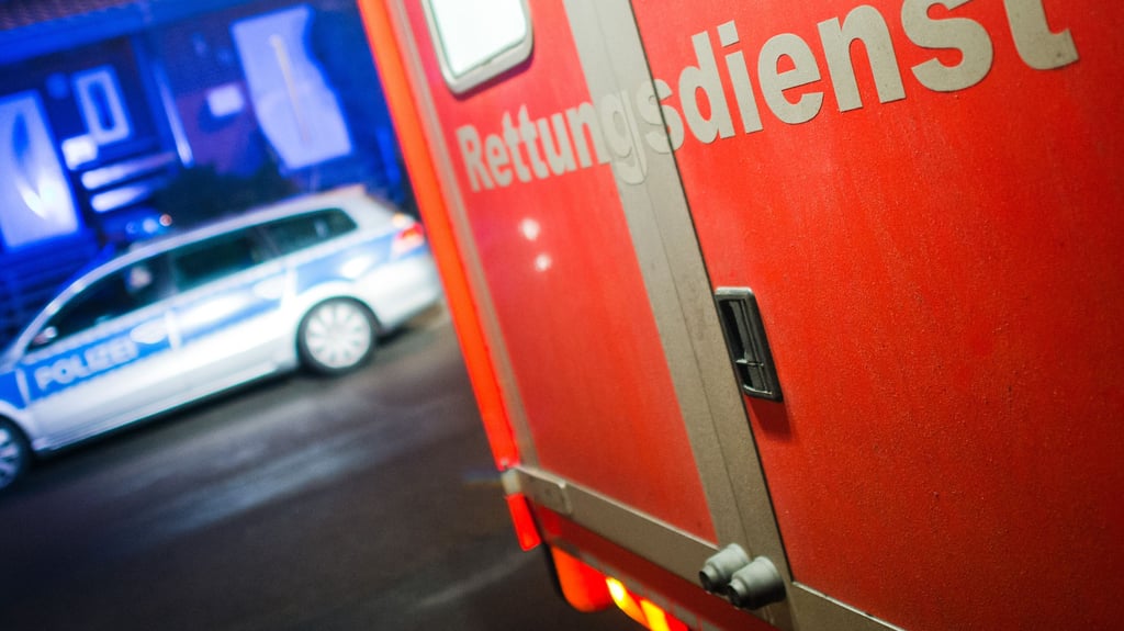 In Magdeburg wurde einer Frau mit Gewalt der Rucksack geklaut.